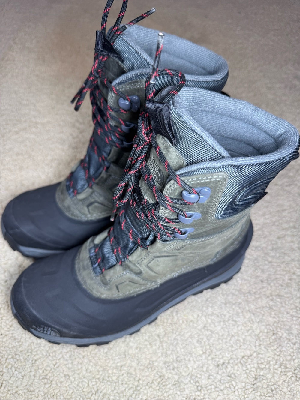 The North Face Chilkat 400 II Men's Hiking Waterproof Boots Size 9.5